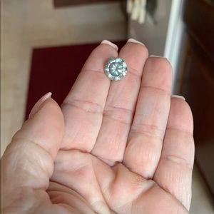 4.66 CT white ice Moissanite